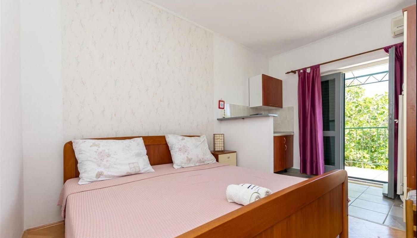 Apartments By The Sea Lokva Rogoznica, Omis - 18638 Екстер'єр фото